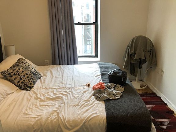 5th image of 360 W 47th St APT 4C
