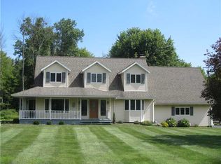 8279 Lamor Rd, Mercer, PA 16137