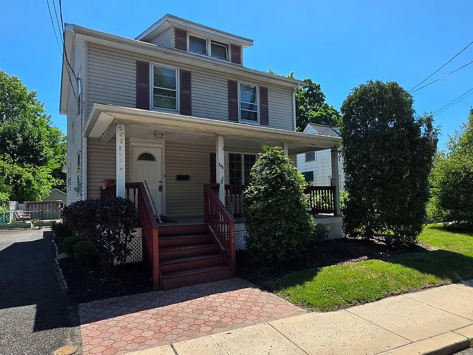 246 Franklin St