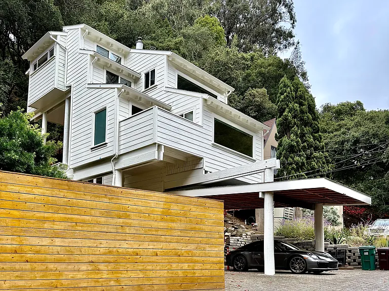 7765 Claremont Ave — Photo 2
