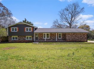 8832 Twin Oaks Dr, Jonesboro, GA 30236