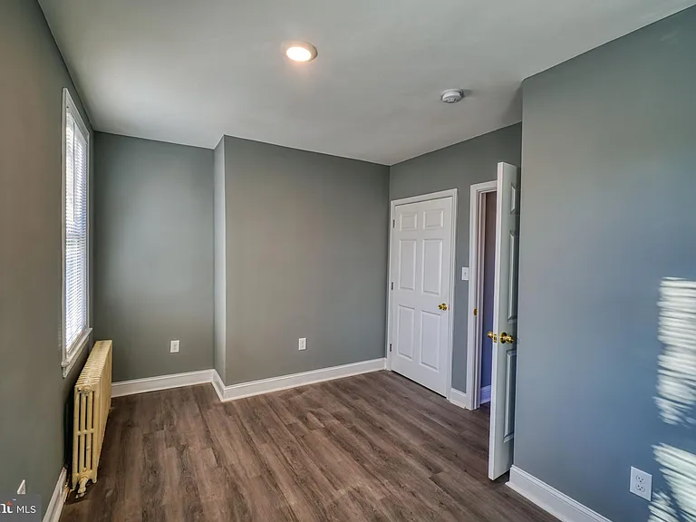 400 Douglas St NE #102 — Photo 14