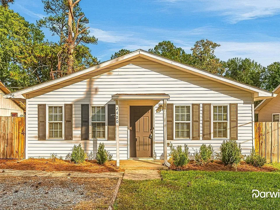 2420 Royal Dr