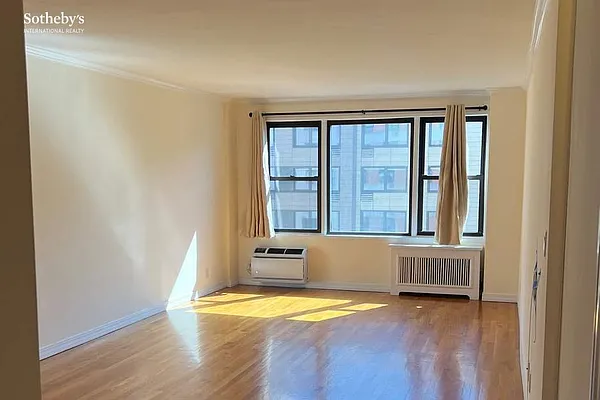 Rented by Sotheby's International Realty | media 10