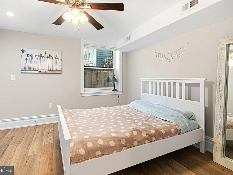 2525 Brown St — Photo 27