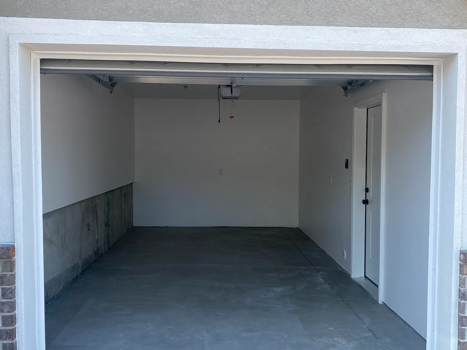2 bed, 1000 sqft, $1,550 — Photo 2