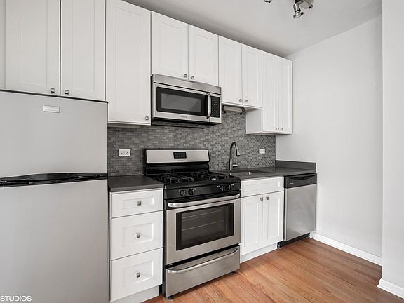 2nd image of 2834 W Palmer St #200
