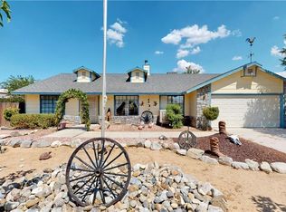 13275 Topsanna Rd, Apple Valley, CA 92308