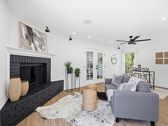 4th image of 334 Karen Ln