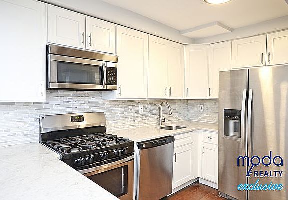 3rd image of 3519 Riverdale Ave Floor 1