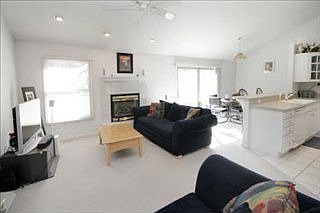 3rd image of 836 Wildwood Ct