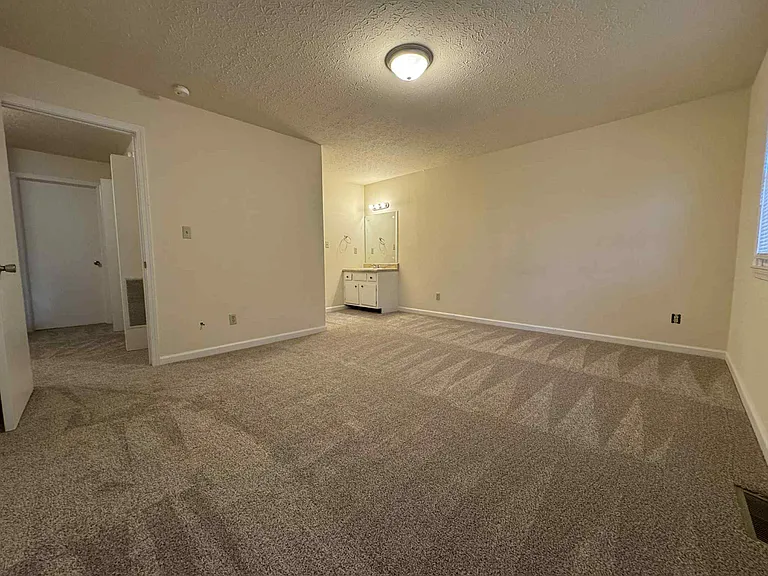 1730 Oshea St #2 — Photo 39