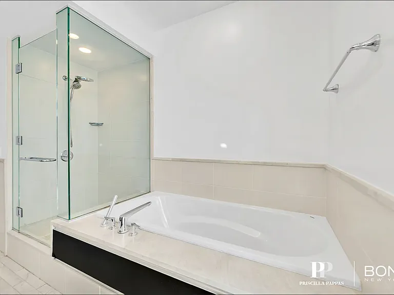 207 E 57th St #21B — Photo 13