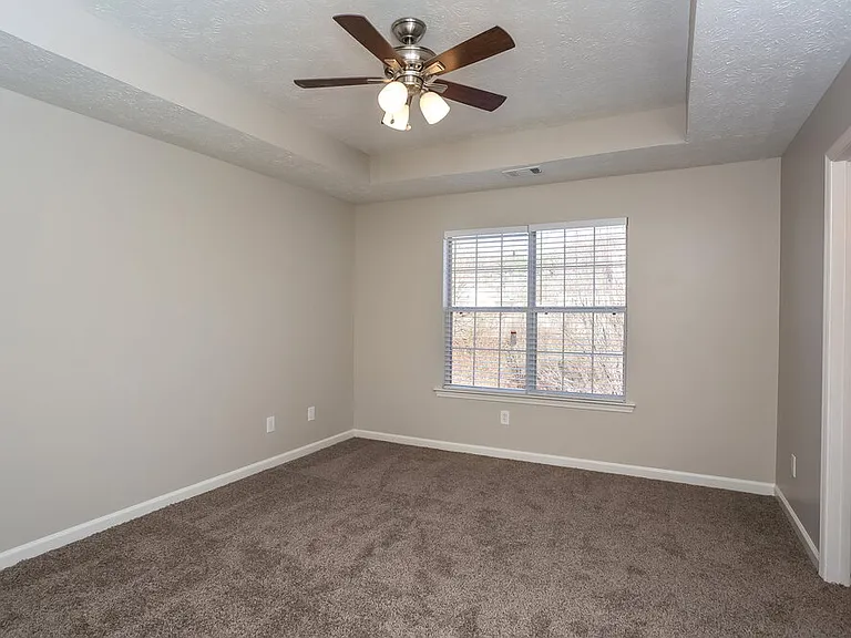 430 Summer Hill Cir — Photo 8