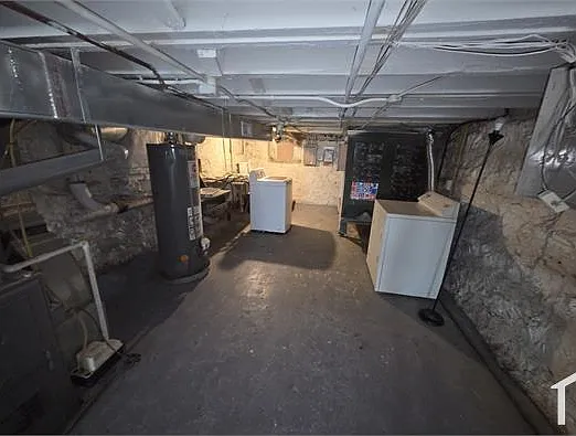2223 W Fayette St — Photo 13