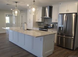 3703 SE Fairway E, Stuart, FL 34997