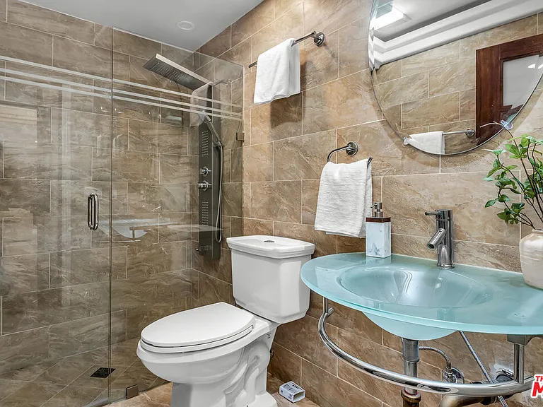 125 N Gale Dr #306 — Photo 12