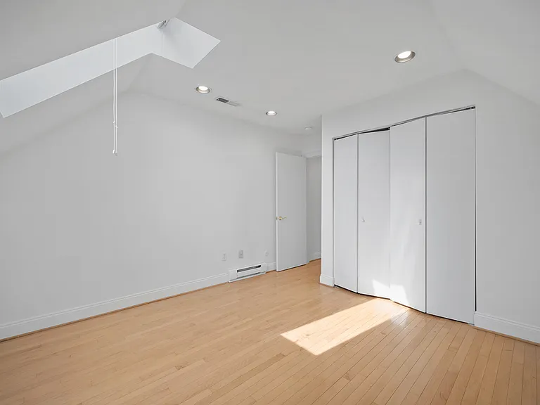 417 Denniston St #4 — Photo 10