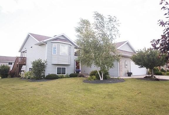 2nd image of 1295 12th St SE