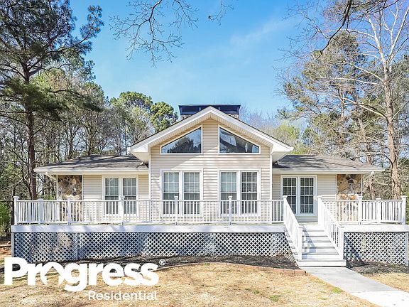 3rd image of 105 Hedgewood Ct