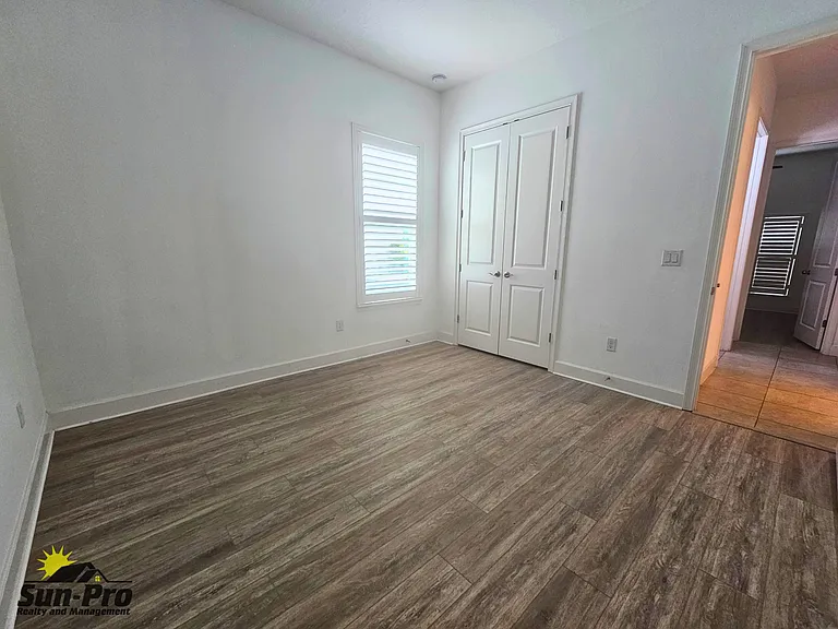 6235 W Fallsgrove Ln — Photo 17