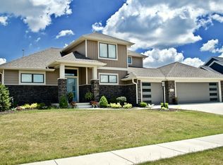 14642 Whisper Rock Blvd, Fort Wayne, IN 46845