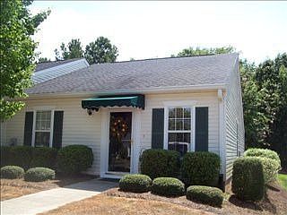 2nd image of 135 Pin Oak Dr
