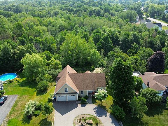 3rd image of 22 Valley View Dr