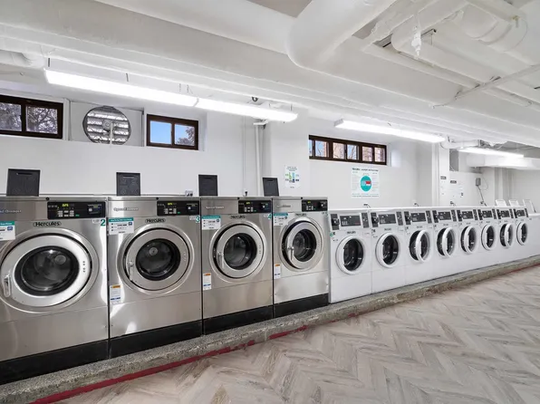 225 Saint Pauls Avenue image 17 of 30