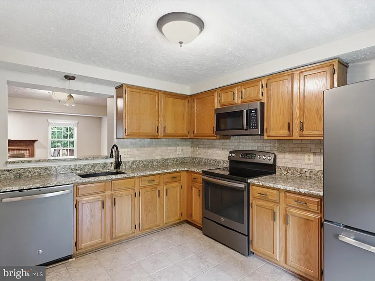 1563 Autumn Ridge Cir — Photo 9