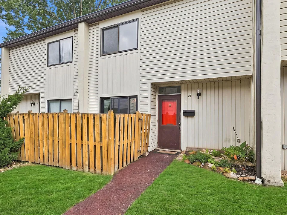 23 Centennial Rd