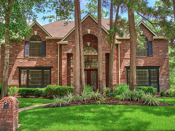 Nestled on a cul-de-sac in North-Houston's best kept secret, Northampton Forest, this stunning home features a sprawling lot with a private back yard, sparkling pool, spa, full 3 car garage featuring a wall of built in workshop cabinets, mature trees