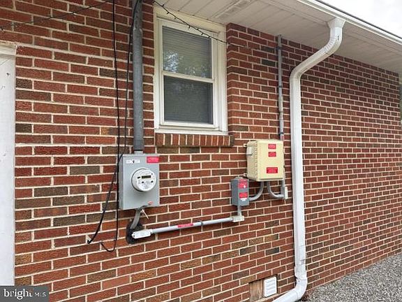 5th image of 1120 Mount Laurel Rd