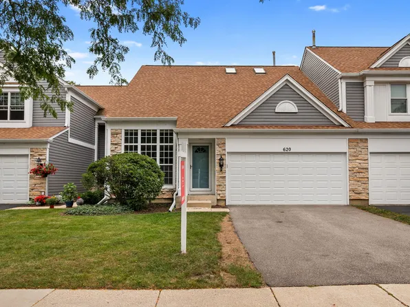 620 N Charter Hall Dr, Palatine, IL 60067