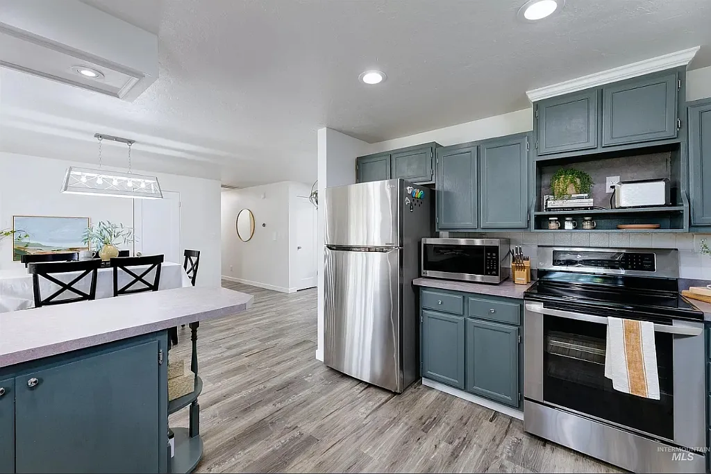 3 bed, 1269 sqft, $800 — Photo 4