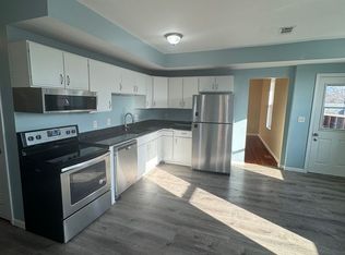 801 Chicopee St APT 3R, Chicopee, MA 01013