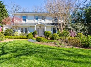 237 W Brow Rd, Lookout Mountain, TN 37350