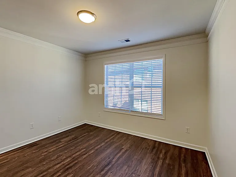 979 Park Knoll Ct — Photo 12
