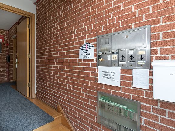 2nd image of 1321 Balmoral Ave