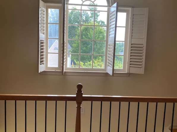 868 Woodleaf Park Dr, Mableton, GA 30126