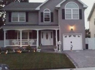 1705 Willis Ave, Merrick, NY 11566