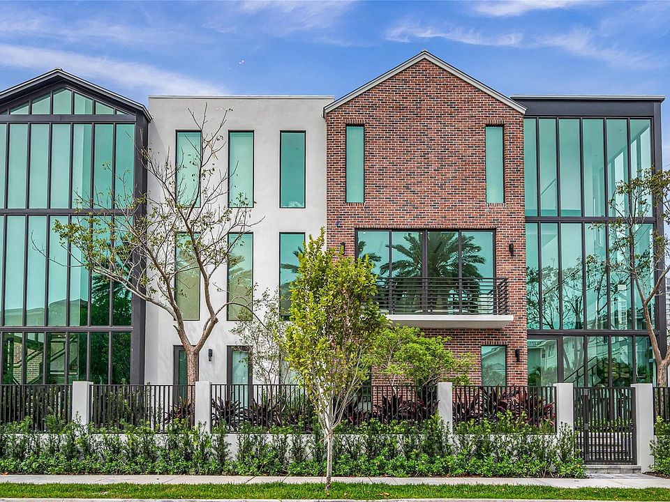 1st image of 215 SE 10th Terrace #215