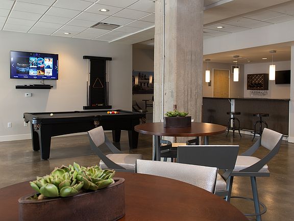 4th image of 200 Walnut St APT 303