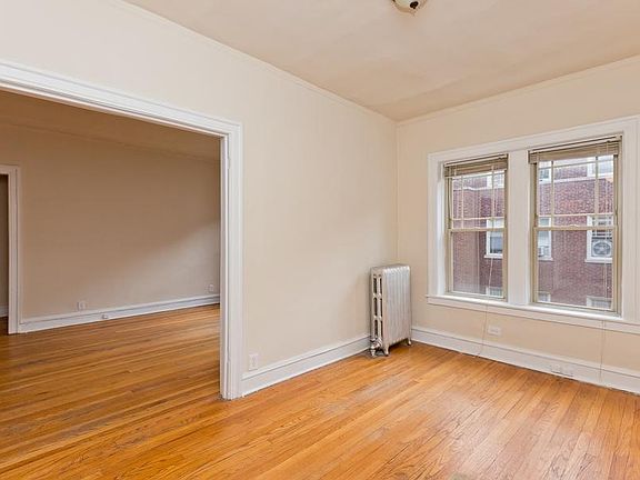2nd image of 1333 W Touhy Ave APT 2