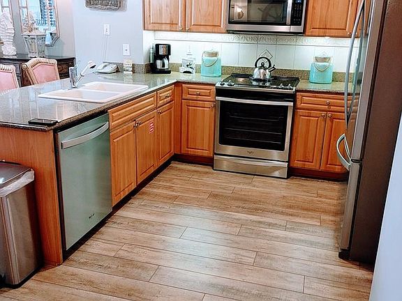 4th image of 200 Ocean Crest Dr APT 409