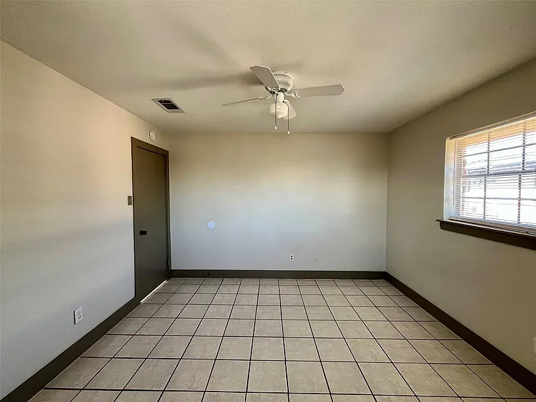 1042 W Village Ct #C — Photo 24