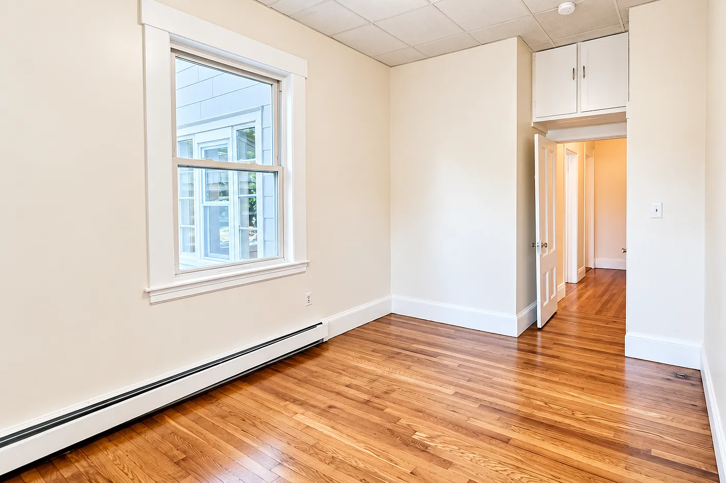 3 bed, 850 sqft, $2,500 — Photo 3