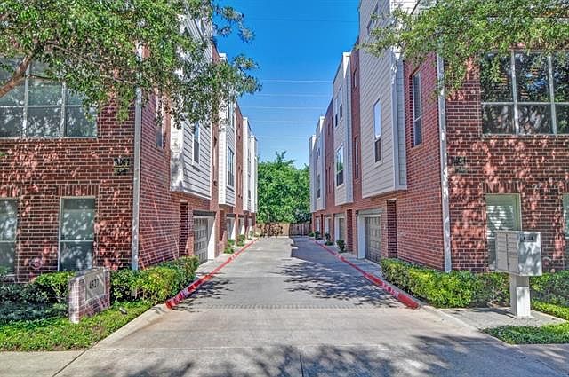 1st image of 3-4523 Buena Vista St #3