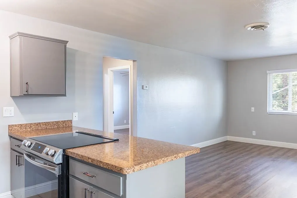 Lassen Place Apartments — Photo 3