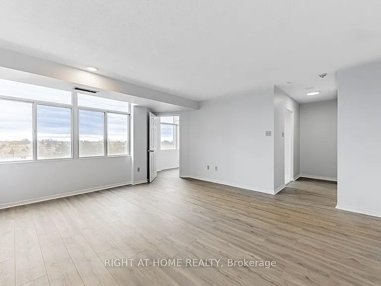 88 Alton Towers Cir #406 — Photo 12